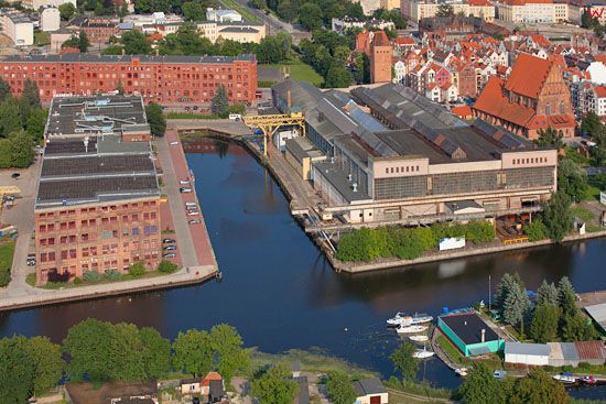 Elblag - stocznia przy ul. Stoczniowej. EU, Pl, Warm-Maz. LOTNICZE.